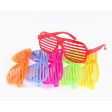 PANJURLU PARTİ GÖZLÜK (YETİŞKİNLER İÇİN) )