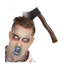 Plastik Kafaya Geçen Balta